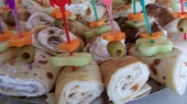 Slané palačinky s křenovo-česnekovou pomazánkou