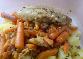 Štikozubec s mrkví a bazalkou (Rychlý oběd do práce) (Oběd do práce, již připravený v krabičce 8))