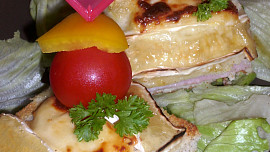 Zapečené sýrové toasty