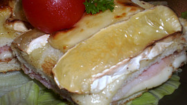 Zapečené sýrové toasty