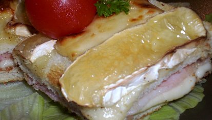 Zapečené sýrové toasty
