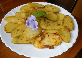 Pečené brambory s chutí česneku