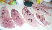 Vepřové řízky barbecue se zeleným pepřem, připravené řízky...