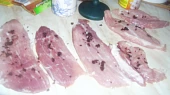 Vepřové řízky barbecue se zeleným pepřem, připravené řízky...