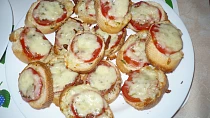 Bageta s rajčaty a mozzarelou