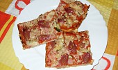Celozrnná pizza s vínem (hotová pizza)