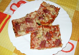 Celozrnná pizza s vínem