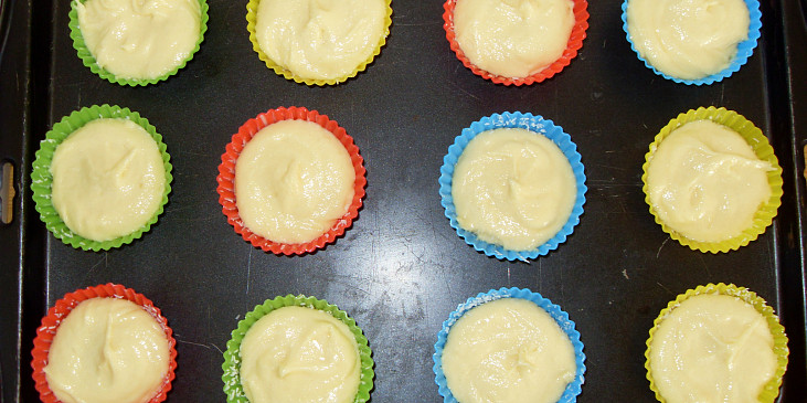 Tvarohové muffiny s čokoládou (před pečením)