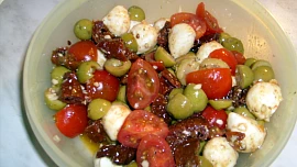 Salát s mozzarellou od Stakul