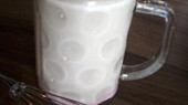 Tříbarevný pudinkový pohár, ...prášek zamícháme do mléka...