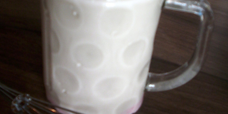 Tříbarevný pudinkový pohár (...prášek zamícháme do mléka...)