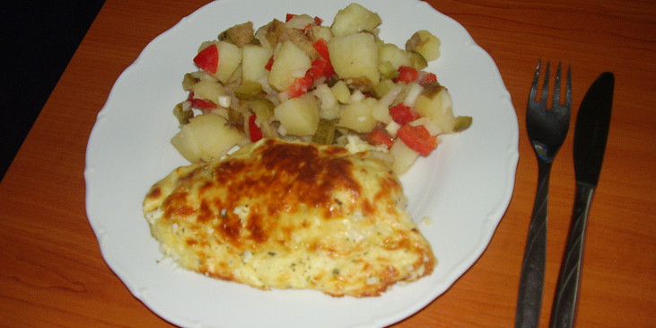 Kuře v těstíčku a bramboroý salát