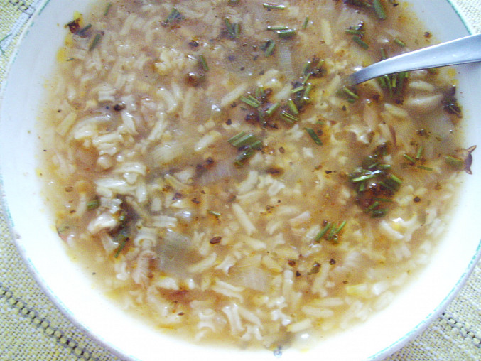 Mateřídoušková polévka s hlívou a rýží, detail...