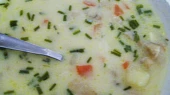 Smetanovo-sýrová polévka s hlívou, detail...