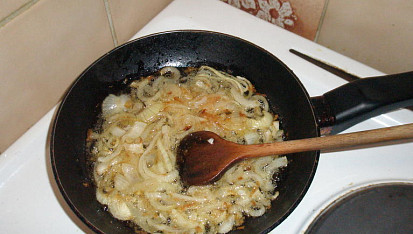 Mořská štika s máslovou cibulí