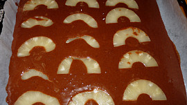 Pudinkový řez s ananasem