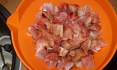 Sladkokyselá kuřecí prsa na ananasu (Naložené maso)