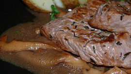 Telecí medailonky s tymiánem a hlívou