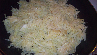 Bramborák-pizza, opékáme brambory