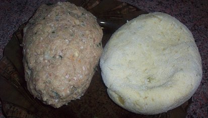 Sekaná v bramborovém těstě, ochucené mleté maso a bramborové těsto