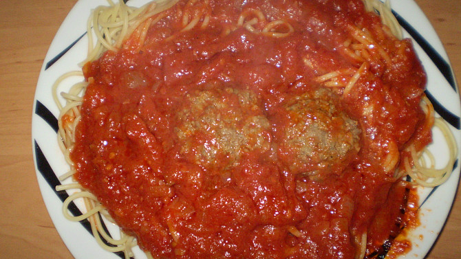 Červené špagety, Podáváme a dobrou chuť