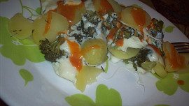 Pařené brambory s brokolicí a sýrem  (Parní hrnec)