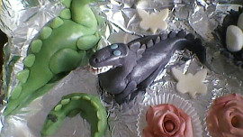 Dinosauři a krtek aktovka-dort