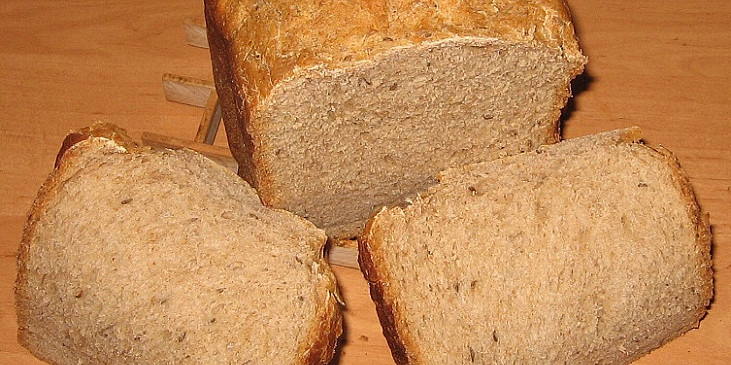 Lehoučký pivní kváskový chléb (krajíce se lehce prohnou do oblouku)