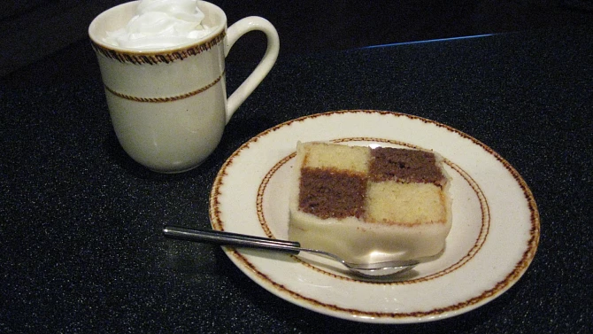 Šachy koláč (Battenberg Cake)