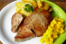 Tuňák steak s „ hranolama “