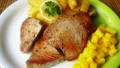 Tuňák steak s hranolky, Tuňák steak s „ hranolama “