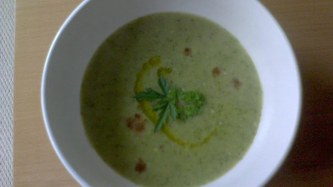 Hráškovo-brokolicová polévka