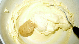 Sýrová pomazánka s křenem