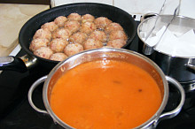 zátiší-dělové koule,"rajda"