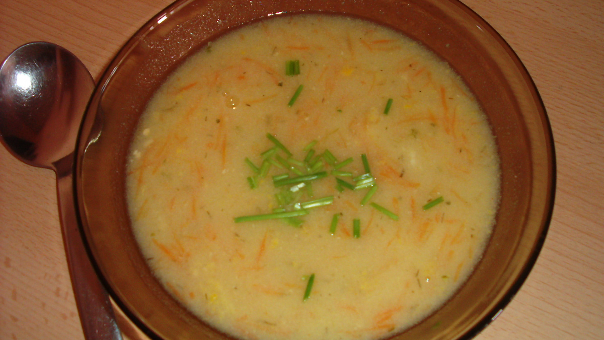 Zeleninová polévka s koprem a mrkvípro nejmenší