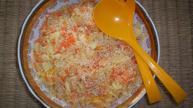 Salát z kysaného zelí