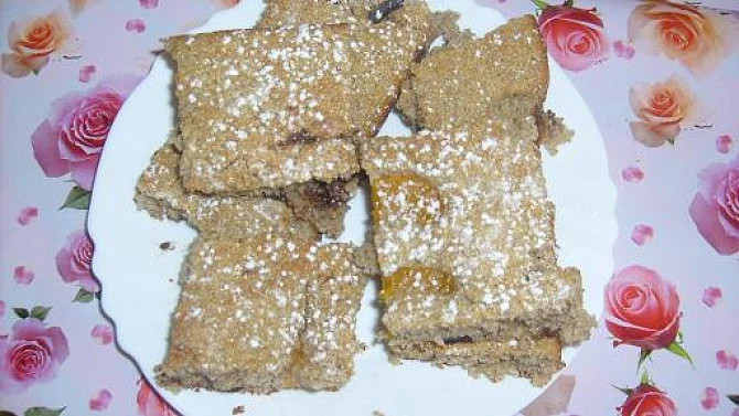 Výborná  buchta, upečená buchta-nakrájená