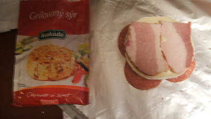 Camembert v alobalu