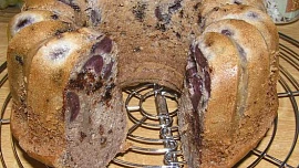 Čokoládová třešňová bábovka (bezlepková)