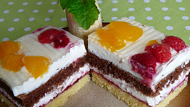 Svěží dvoubarevné dortíky