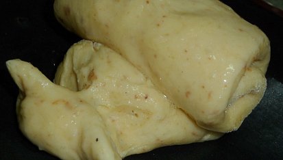 Šneky z mandlového kynutého těsta