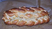 Vánočka s ořechy a rozinkami