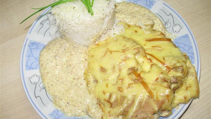 Kotlet s kari, smetanou a uzeným sýrem