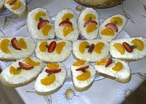 Ovocno-sýrové chlebíčky