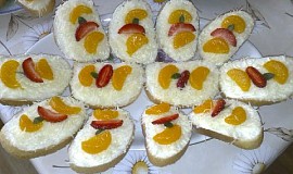Ovocno-sýrové chlebíčky