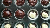 Čokoládové muffiny s frischkäse náplní