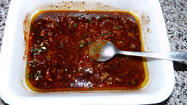 Křidélka v bazalkovo česnekové marinádě