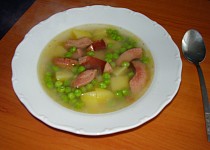 Hrášková polévka s párkem