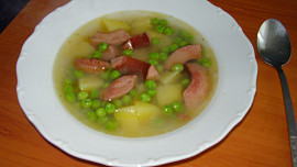 Hrášková polévka s párkem