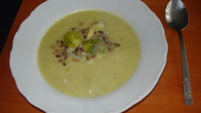 Polévka z růžičkové kapusty